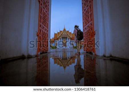 The background of female tourists traveling to visit (Wat Benchamabophit (Marble Temple), one of the most beautiful temples in Bangkok, is always a point of interest for travelers.