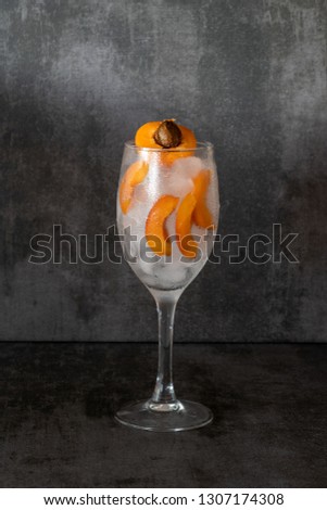 Apricots on ice