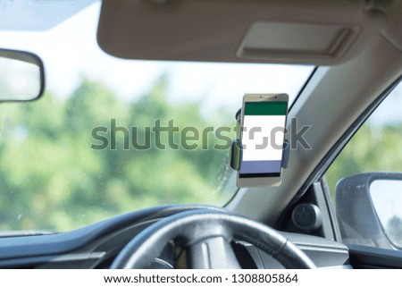 use mobile phone with map gps navigation in car