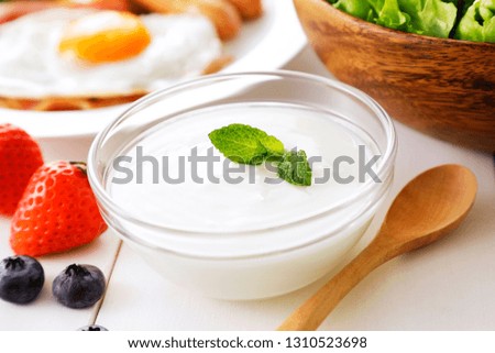 Berry yogurt image
