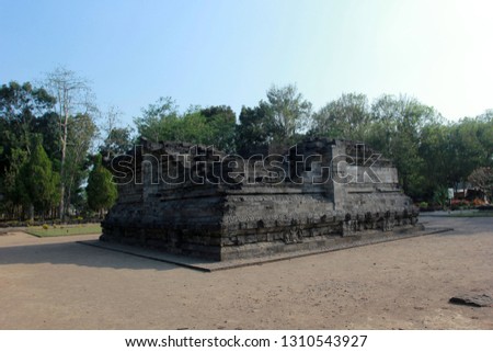 historical heritage. Surowono Temple is place of hallowing of King Wengker that is one of the Kings subordinate during King Hayam Wuruk government from Majapahit Empire.
