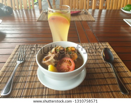 oxtail soup with drinks