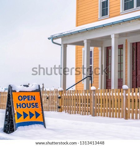 Open House sign pointing to home for sale in Utah