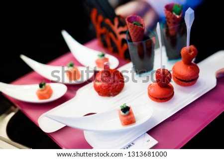 Pink decoration of desserts 