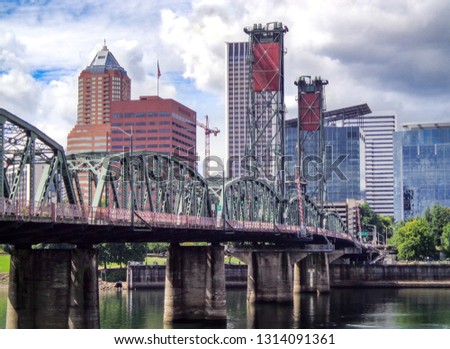 Steel drawbridge above the Willamette River in downtown Portland - Portland, Oregon, USA