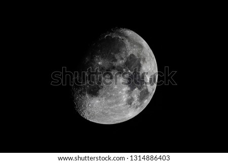 Half Moon Background / The Moon is an astronomical body that orbits planet Earth, being Earth's only permanent natural satellite - Image