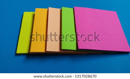 Paper sticker on blue background,Paper note,arrange,row