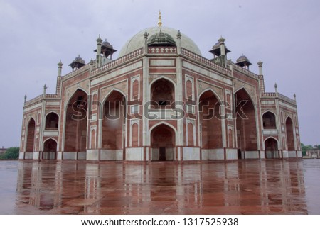An isometric view of Humayunde's Tomb, in Delhi, India. World Heritage
