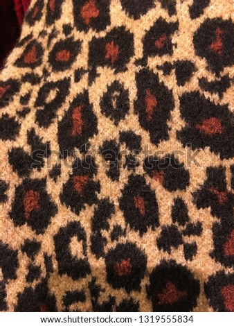 leopard skin pink colour textured pattern 
	

