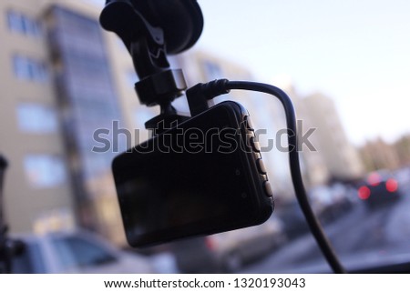 Video recorder to record the traffic situation while driving your car. It can be used both in cars and trucks.