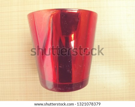 red shiny cups