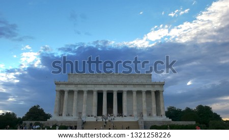 daytime view of the exterior of the lincoln memorial