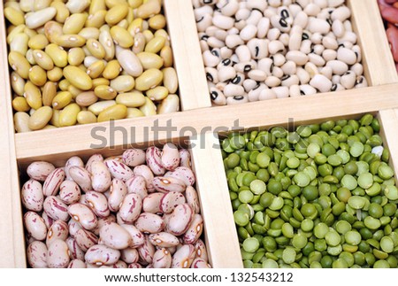 mix beans in wooden tray