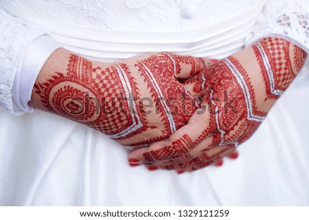 Hand Henna is beautiful (medium Close Up)                           