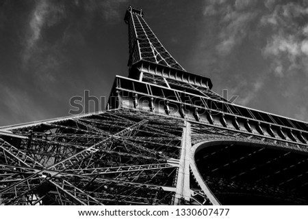 Black and White picture of the Eiffel Tower