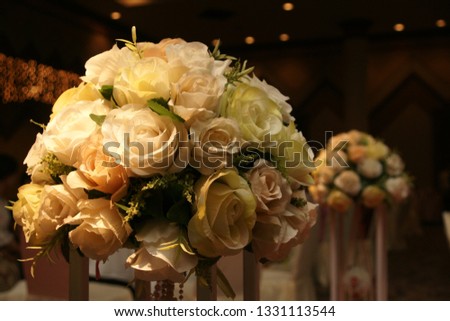 White roses at the wedding