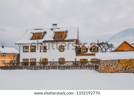 Snowy house picture