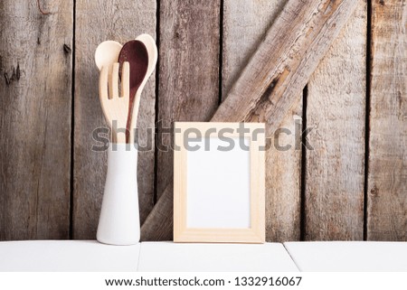wooden spoons, picture frame
