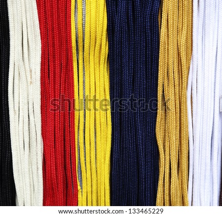 Many-coloured shoestrings