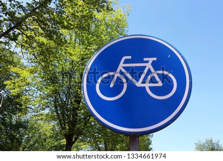 Bicycles only, road sign. Route for pedal cycles only.
