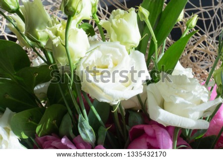  lisiantus and piones in bouquet