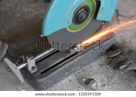 casting iron cut by fiber cutting equipment ; close up
