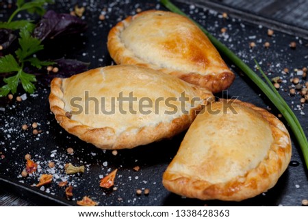 
Samsa. Meat dish of the peoples of Central and Central Asia, dough, meat and onions, suitable for the Nauryz or Navruz holidays, as well as during the Holy month of Ramazan and the holidays of Uraz A