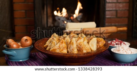 
Samsa. Meat dish of the peoples of Central and Central Asia, dough, meat and onions, suitable for the Nauryz or Navruz holidays, as well as during the Holy month of Ramazan and the holidays of Uraz A
