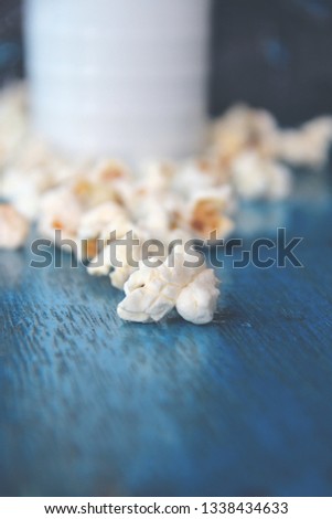 Hot popcorn for leisure time. 