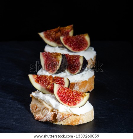 Bruschetta with cream cheese and figs
