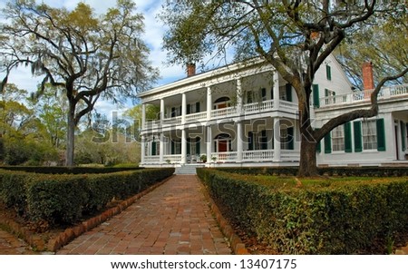 old southern home Royalty-Free Stock Photo #13407175