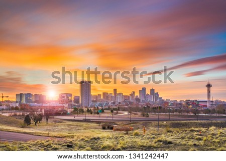  Denver, Colorado, USA downtown city skyline at dawn.