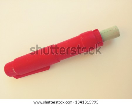red chalk pen