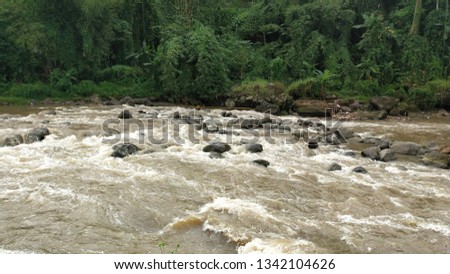 the river for rafting adventure 