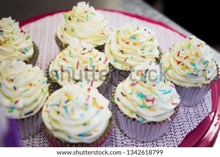 Cupcakes with colourful chips