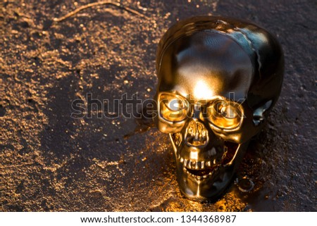 bright gold skull
