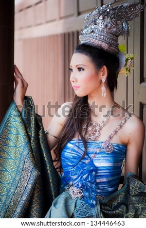 Portrait of Thai women with traditional dress