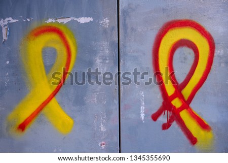 Catalonia yellow ribbon tie sign asking for freedom to politic prisioners