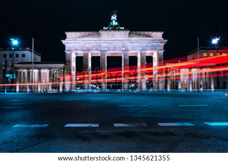 The Brandenburger Tor at night, long exposure.