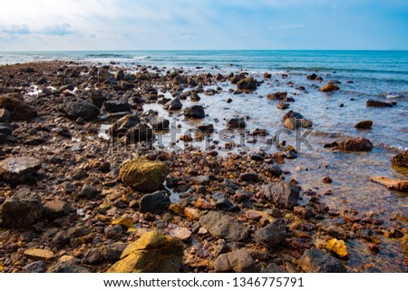 Sea rocks, blue skies in the summer of Thailand, text input areas, yes, on leisure travel websites, background