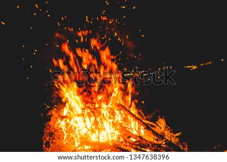 night campfire photo