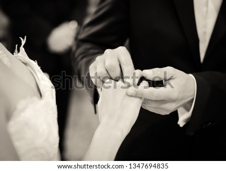Black and white picture of bride and groom