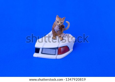 Toys Cats Small model on Car skirt