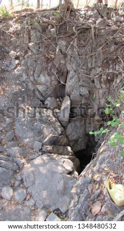 the enter of the cave 