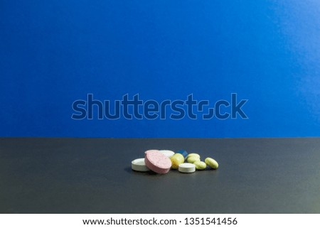 Tablets and capsules for medical purposes.
