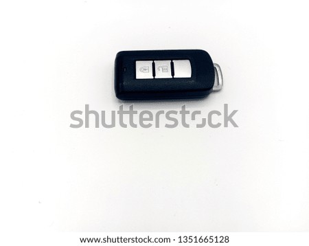 Remote car lock Modern shape, easy to use, easy to understand, show in car shops in Thailand