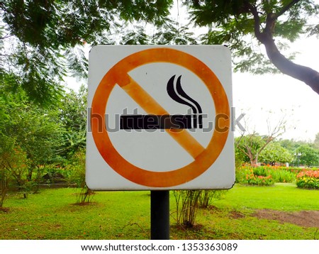 no smoking sign in the graden