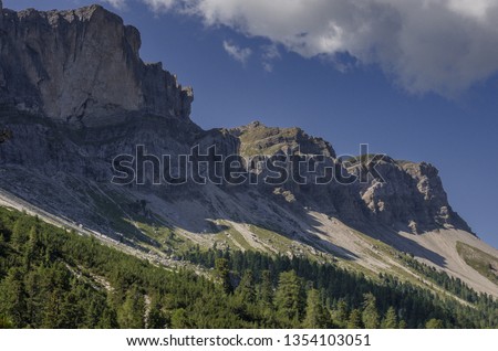 The dramatic Odle mountain range as seen from the trail to Malga Glatsch refuge from Brogles refuge, Funes valley, Puez-Odle Nature Park, Dolomites, South Tyrol, Italy 
