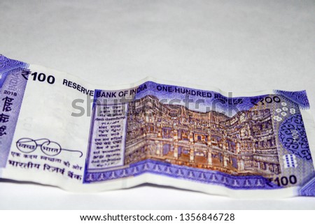 Backside of One Hundred Rupee Indian Currency