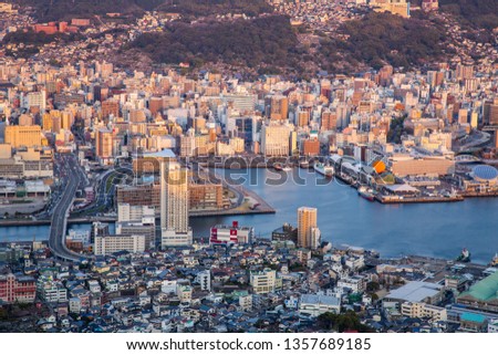 The night view of Nagasaki, Japan, was named one of the three new night scenes of the New World. This photo is a daytime view.